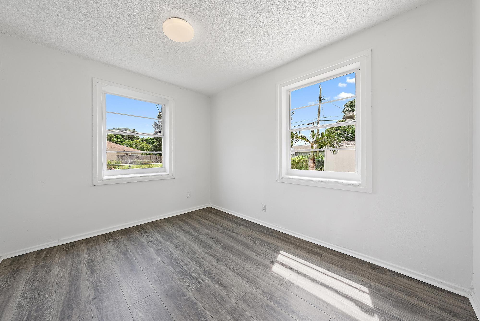 579 West 4th Street Riviera Beach, FL 33404 - Photo 6 of 13 579 W 4th Street-5