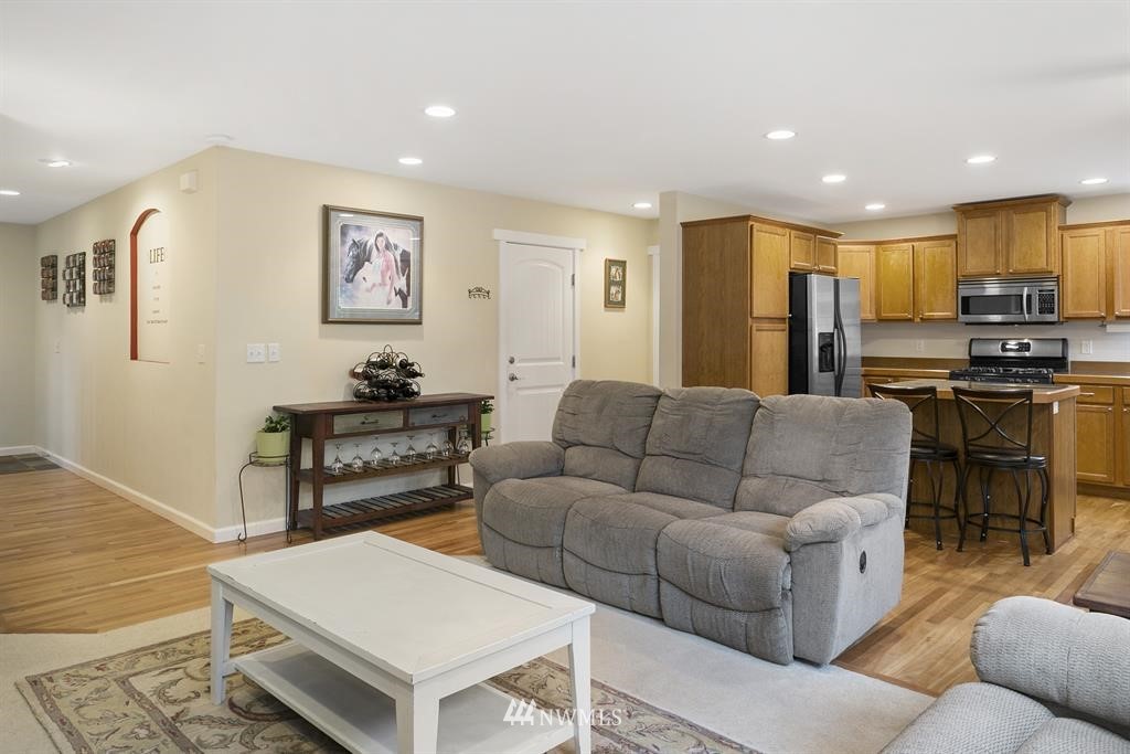 741 Rasmussen Lane Bremerton, WA 98310 - Photo 5 of 25 Gallery Image 5