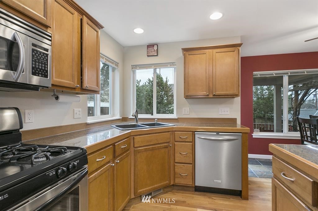 741 Rasmussen Lane Bremerton, WA 98310 - Photo 7 of 25 Gallery Image 7