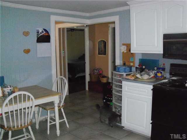 1234 Pointer Street Roxboro, NC 27573 - Photo 3 of 17 Eat in kitchen, appliances convey