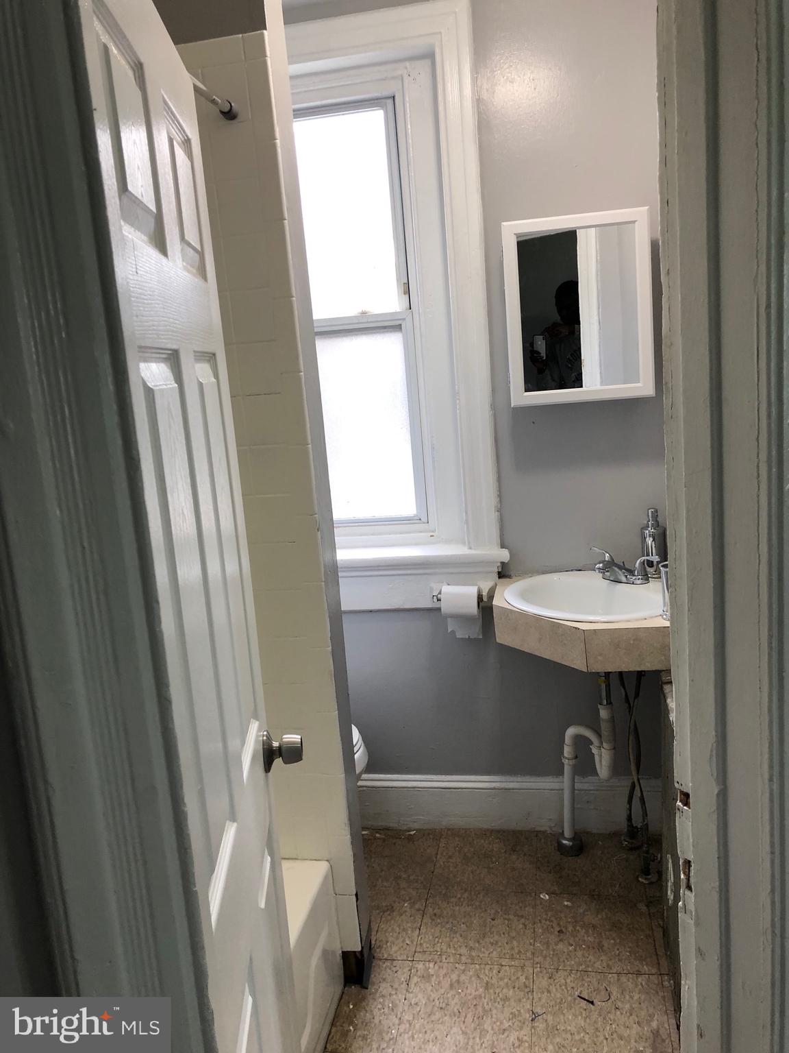 1031 Hyatt Street Chester, PA 19013 - Photo 7 of 10