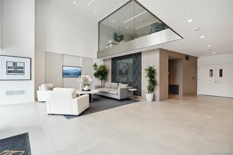 $1,801,900 | 218 Middle Neck Road, Unit 211, Great Neck, NY 11021