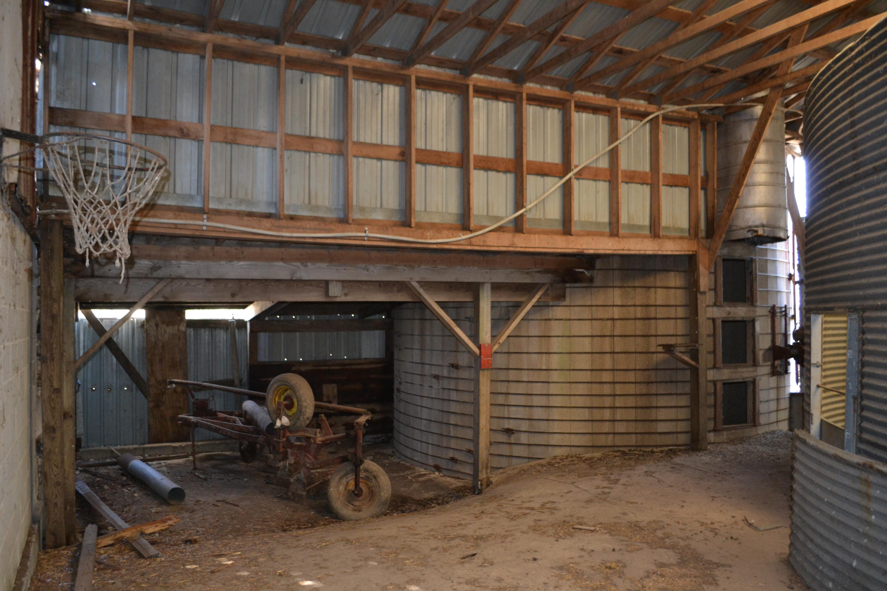 W11360 Raube Road Springvale, WI 53919 - Photo 19 of 30 Barn With Silo