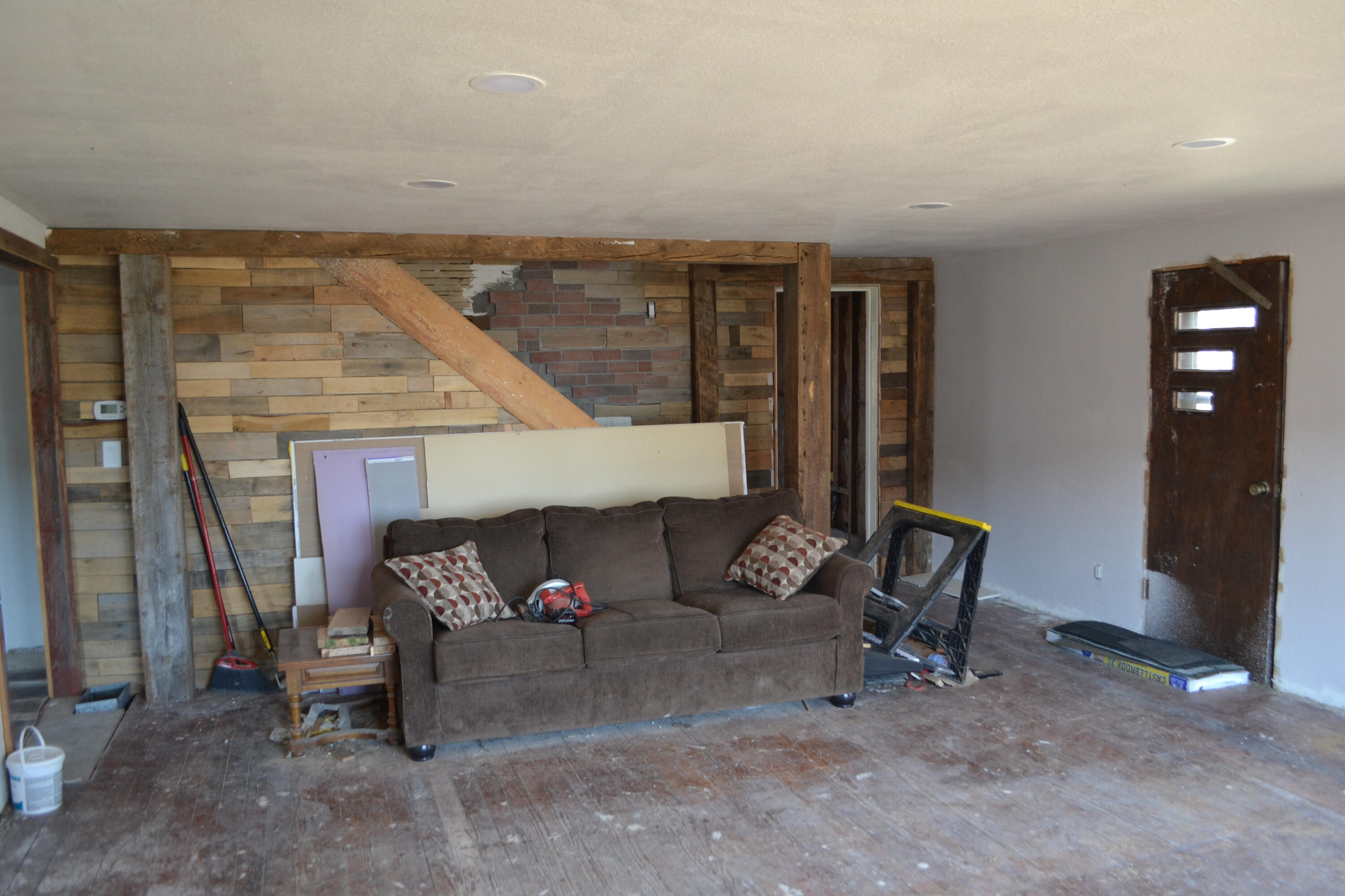 W11360 Raube Road Springvale, WI 53919 - Photo 25 of 30 Living Room