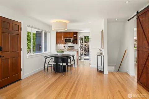 $1,250,000 | 2600 West Howe Street, Seattle, WA 98199
