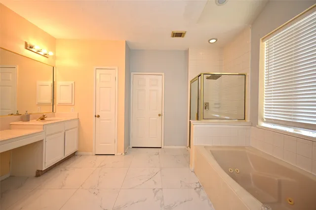 $2,550 | 6419 Sutter Park Lane, Houston, TX 77066