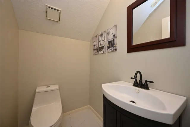 $2,550 | 6419 Sutter Park Lane, Houston, TX 77066