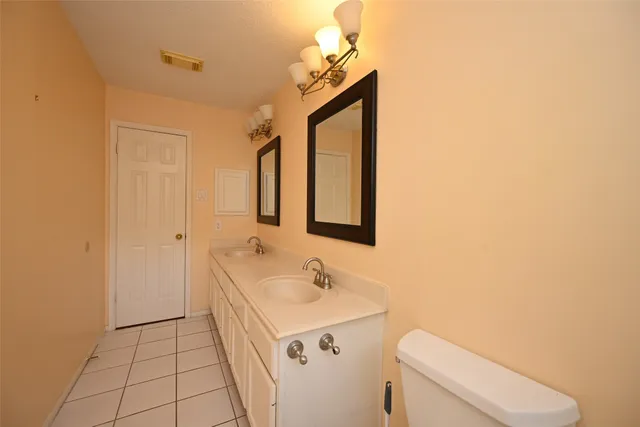 $2,550 | 6419 Sutter Park Lane, Houston, TX 77066