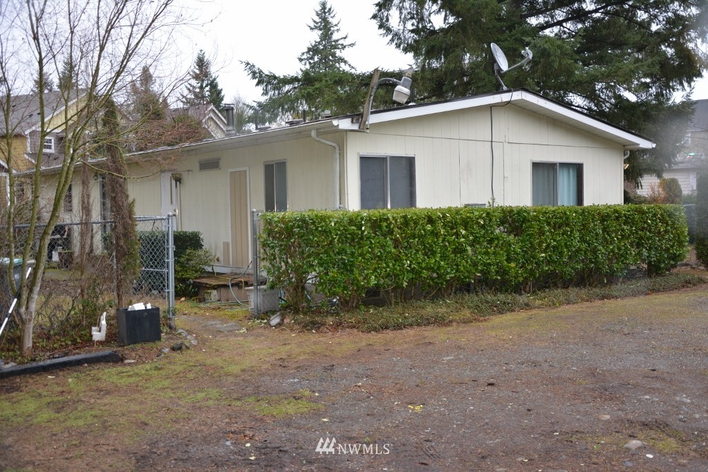 24021 Witte Road Southeast Maple Valley, WA 98038 - Photo 2 of 23