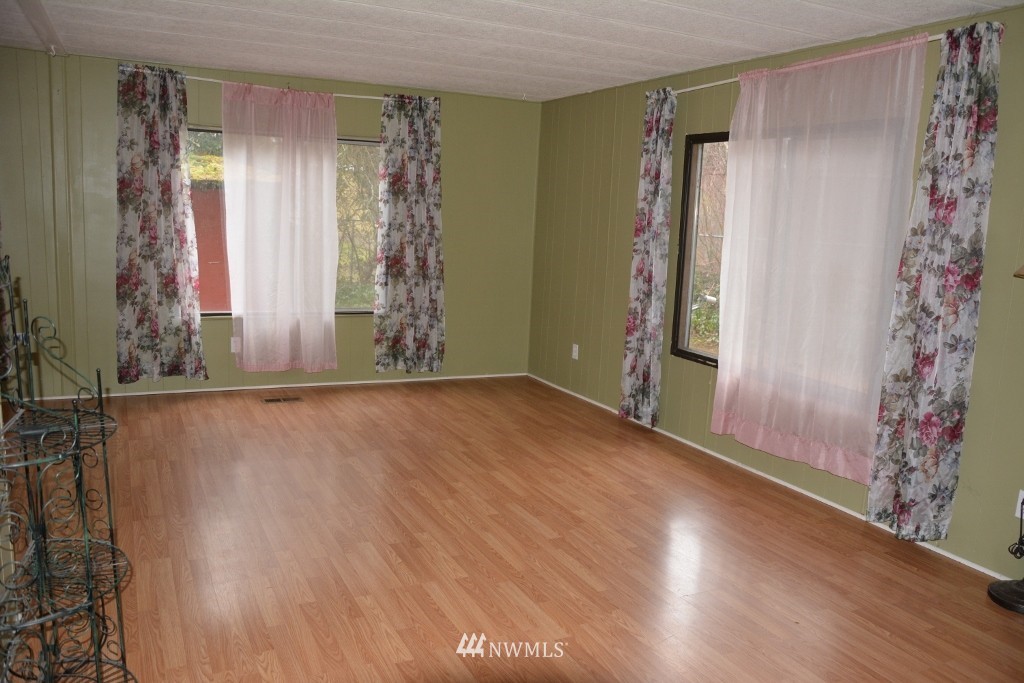 24021 Witte Road Southeast Maple Valley, WA 98038 - Photo 18 of 23