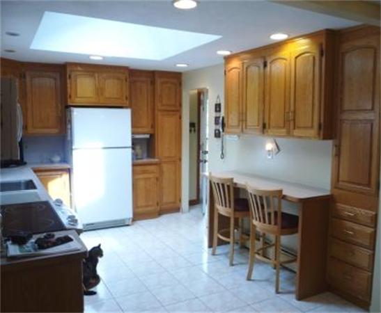 8 Pillings Road Saugus, MA 01906 - Photo 4 of 20 Gallery Image 4
