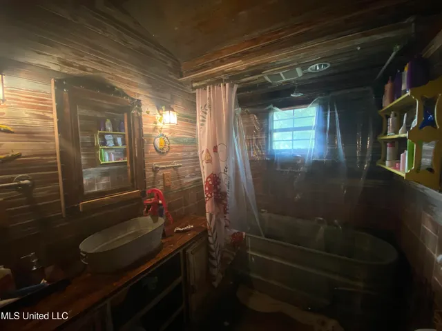 $115,000 | 304 Levee Street, Jonesville, LA 71343