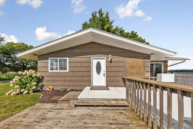 $425,000 | 49279 Sportsmans Lane, Waterville, MN 56096