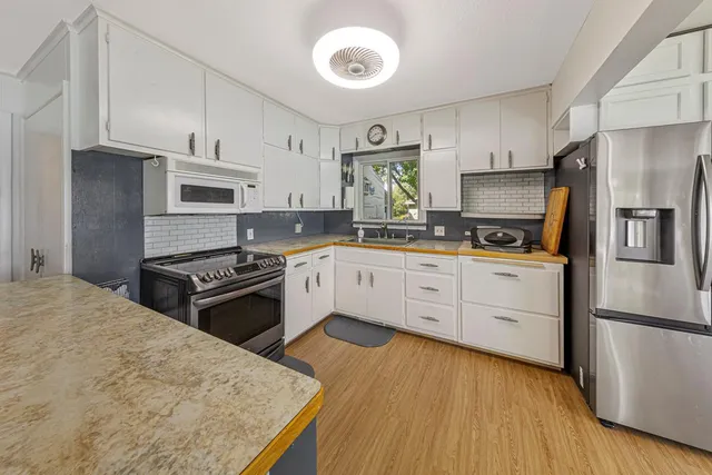 $425,000 | 49279 Sportsmans Lane, Waterville, MN 56096