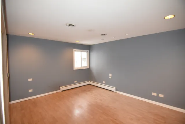 $2,600 | 8705 45th Street, Lyons, IL 60534