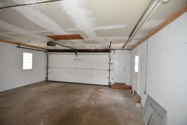 $2,600 | 8705 45th Street, Lyons, IL 60534