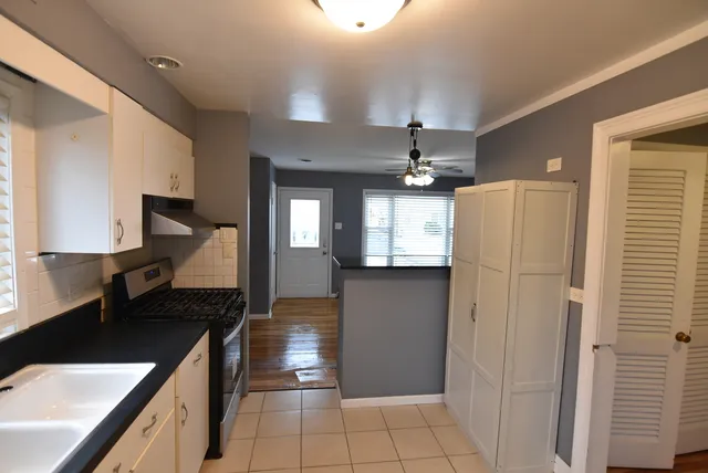 $2,600 | 8705 45th Street, Lyons, IL 60534