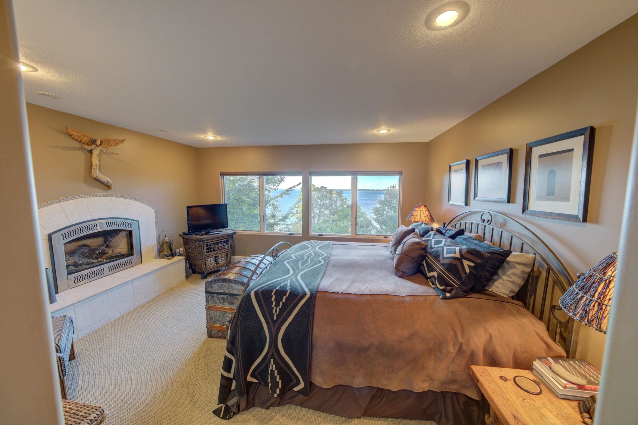 1031 South Bay View Trail Suttons Bay, MI 49682 - Photo 47 of 92