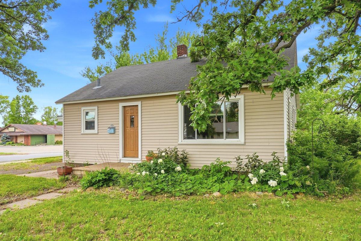 921 South Main Street River Falls, WI 54022 - Photo 2 of 18