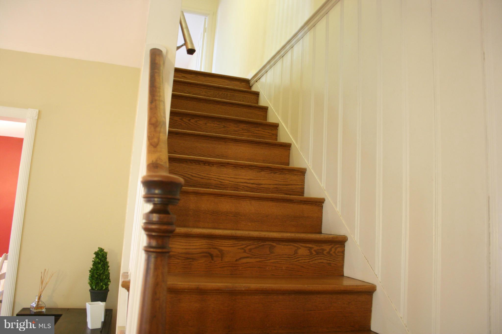 4014 Deepwood Road Baltimore, MD 21218 - Photo 11 of 30 Staircase