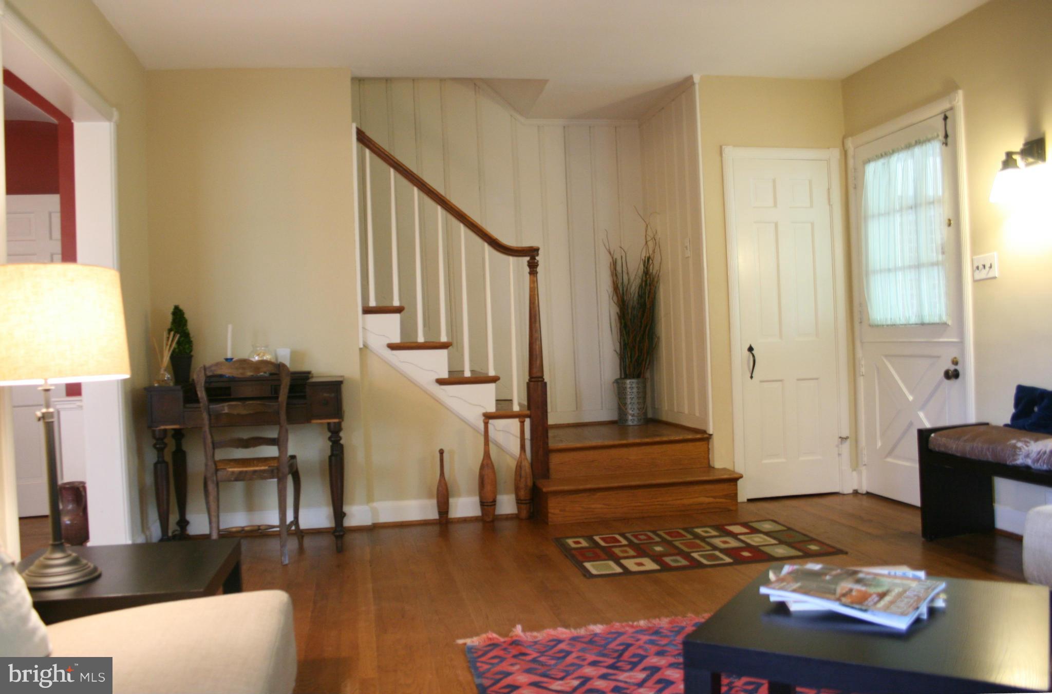 4014 Deepwood Road Baltimore, MD 21218 - Photo 5 of 30 Living Room