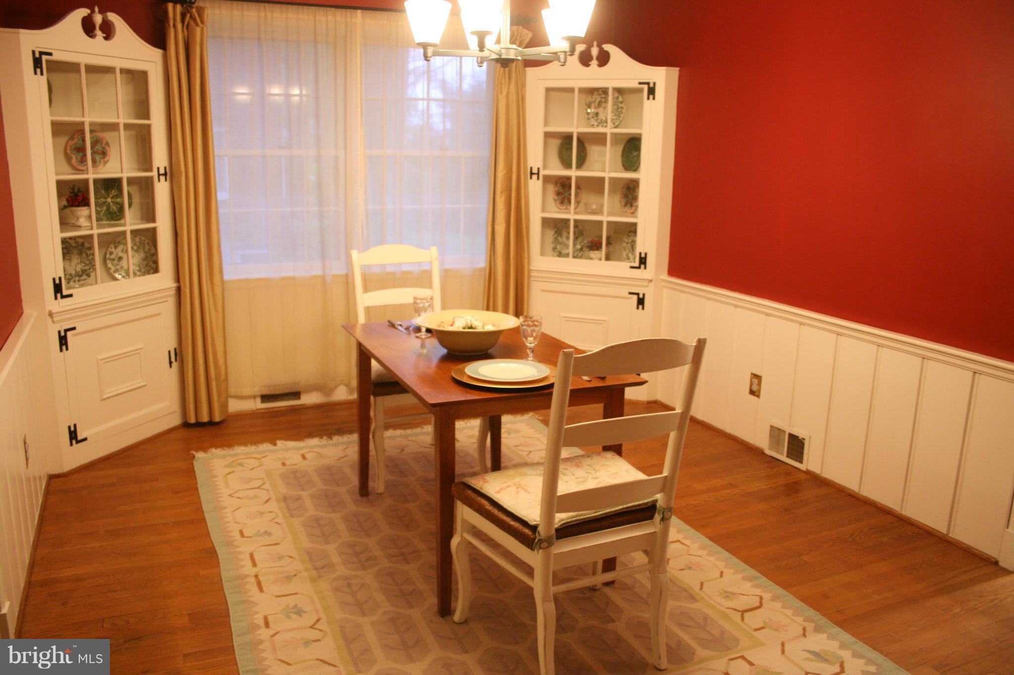 4014 Deepwood Road Baltimore, MD 21218 - Photo 6 of 30 Sunny Dining Room w/ Built Ins