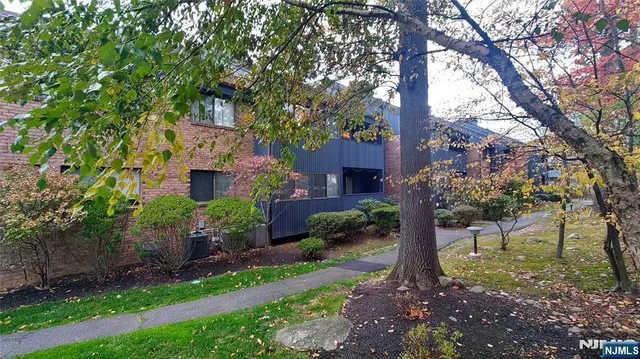 $439,900 | 2210 Hilltop Road, Mahwah, NJ 07430