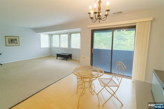 $439,900 | 2210 Hilltop Road, Mahwah, NJ 07430