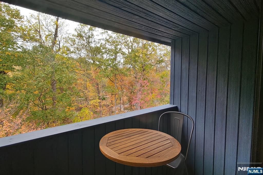 2210 Hilltop Road Mahwah, NJ 07430 - Photo 8 of 14