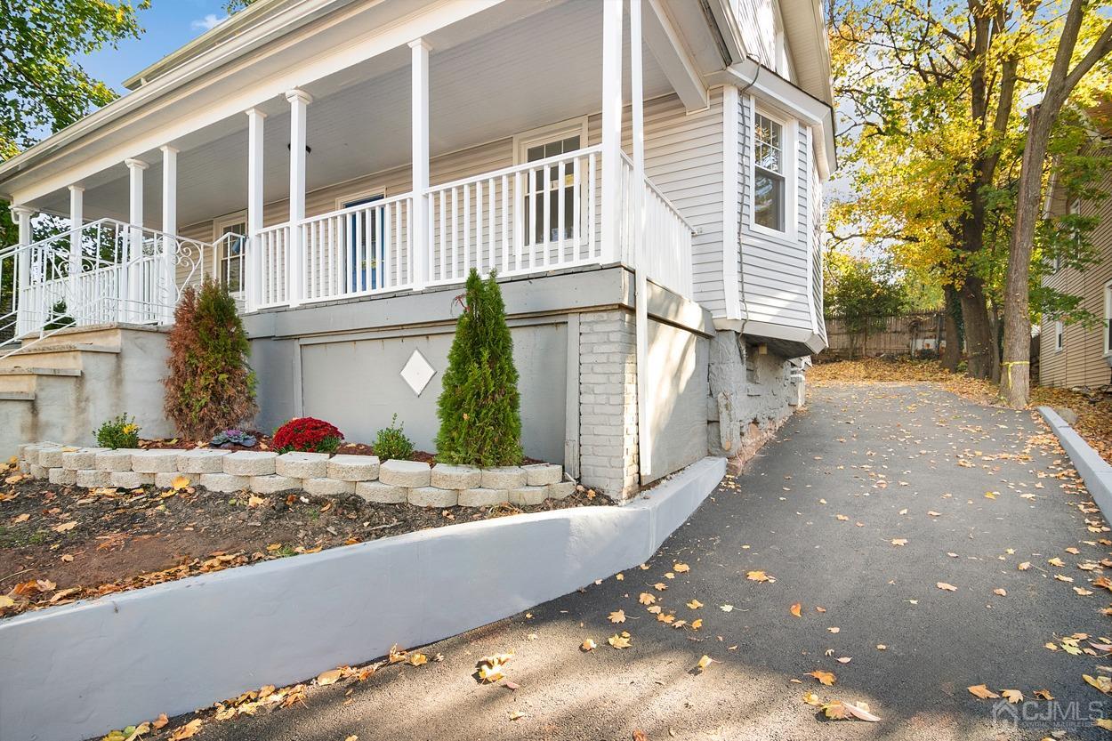630 Scotland Road Orange, NJ 07050 - Photo 4 of 22 Gallery Image 4