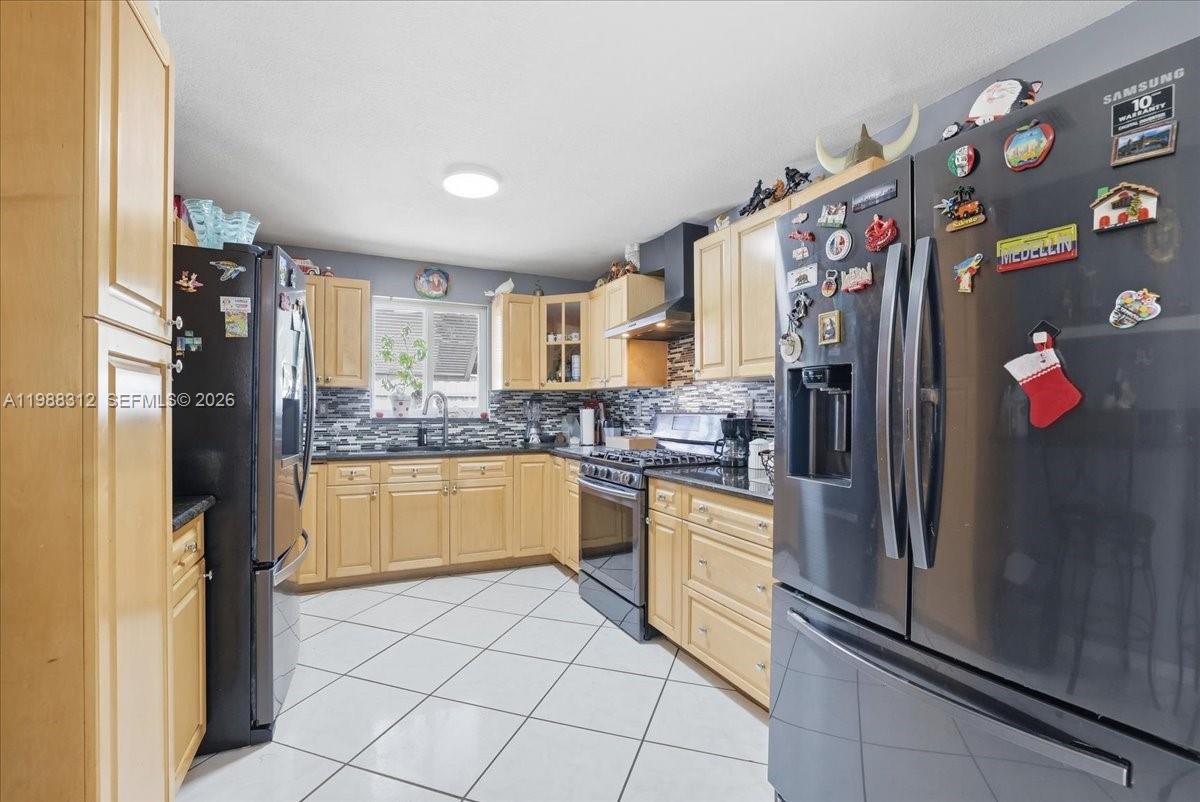 3140 Northwest 97th Street Miami, FL 33147 - Photo 11 of 37