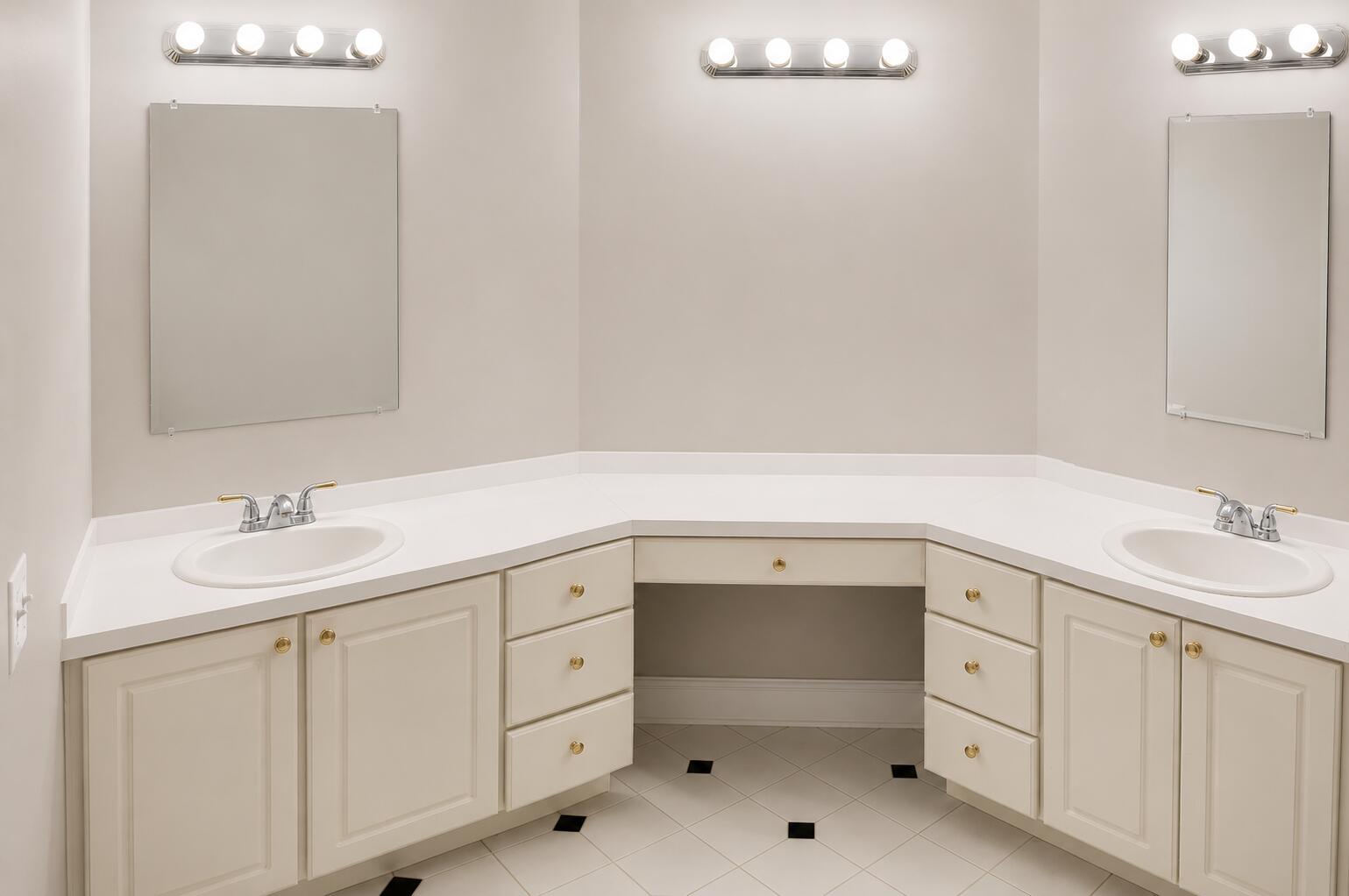 2016 Timberlake Road Branson, MO 65616 - Photo 29 of 75 Master Bath Vanity clean
