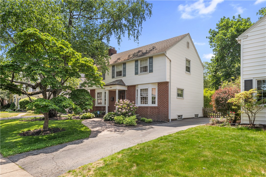 27 Covington Road Irondequoit, NY 14617 - Photo 7 of 43