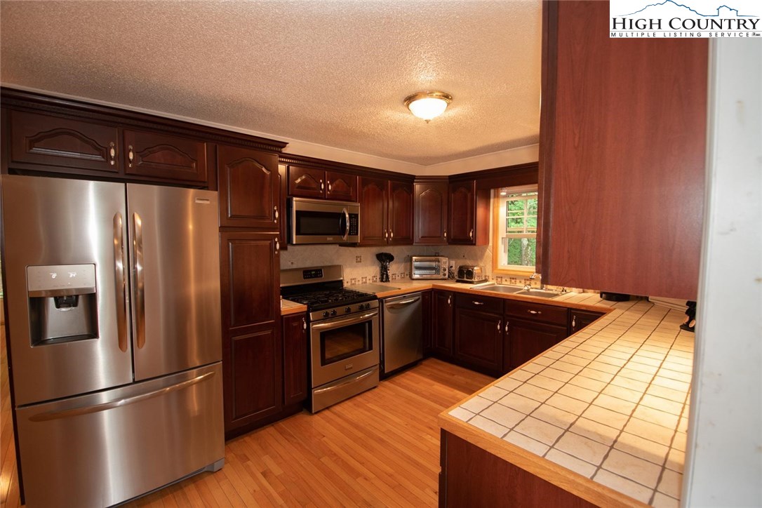 371 Roby Poe Road Crumpler, NC 28617 - Photo 18 of 50 Gallery Image 18