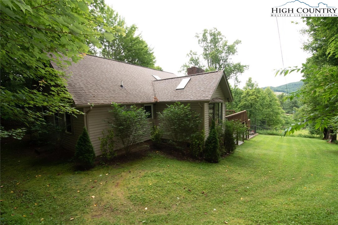 371 Roby Poe Road Crumpler, NC 28617 - Photo 3 of 50 Gallery Image 3