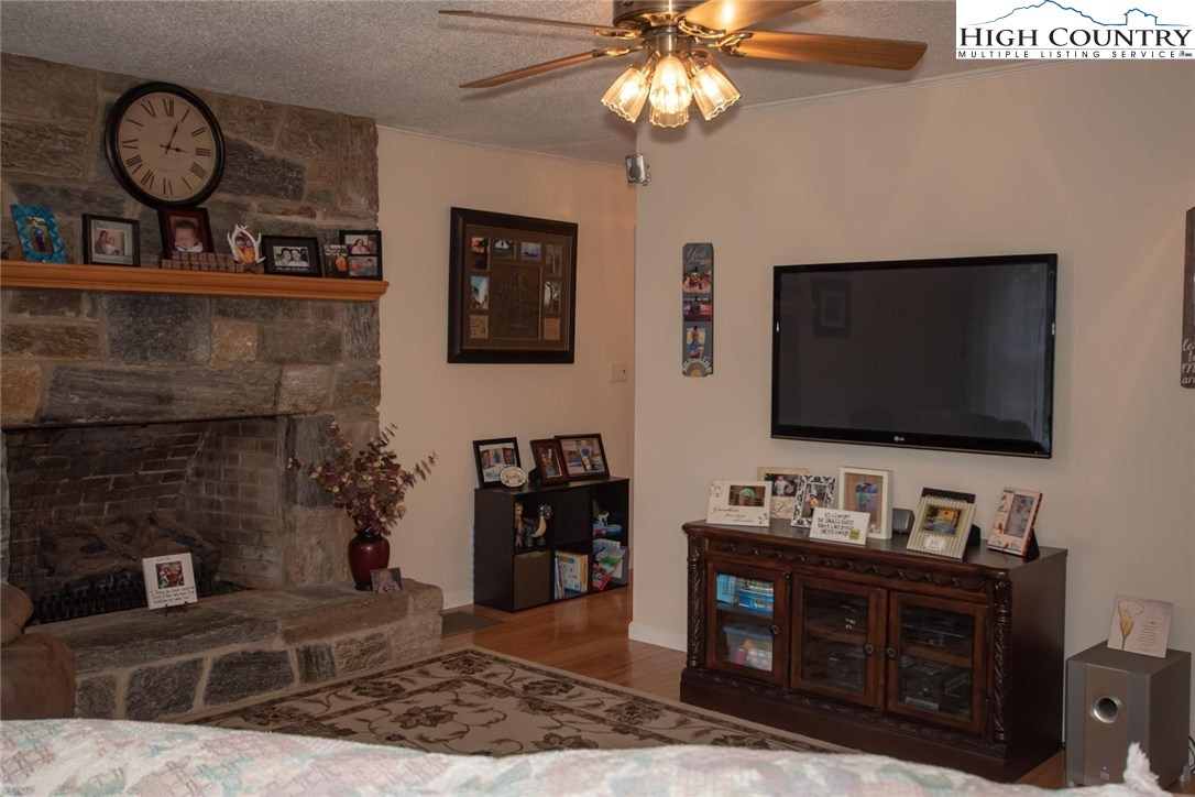 371 Roby Poe Road Crumpler, NC 28617 - Photo 8 of 50 Gallery Image 8