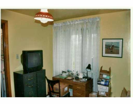 141 Gass Road Pittsburgh, PA 15229 - Photo 5 of 8 Den/Family/Great Room.