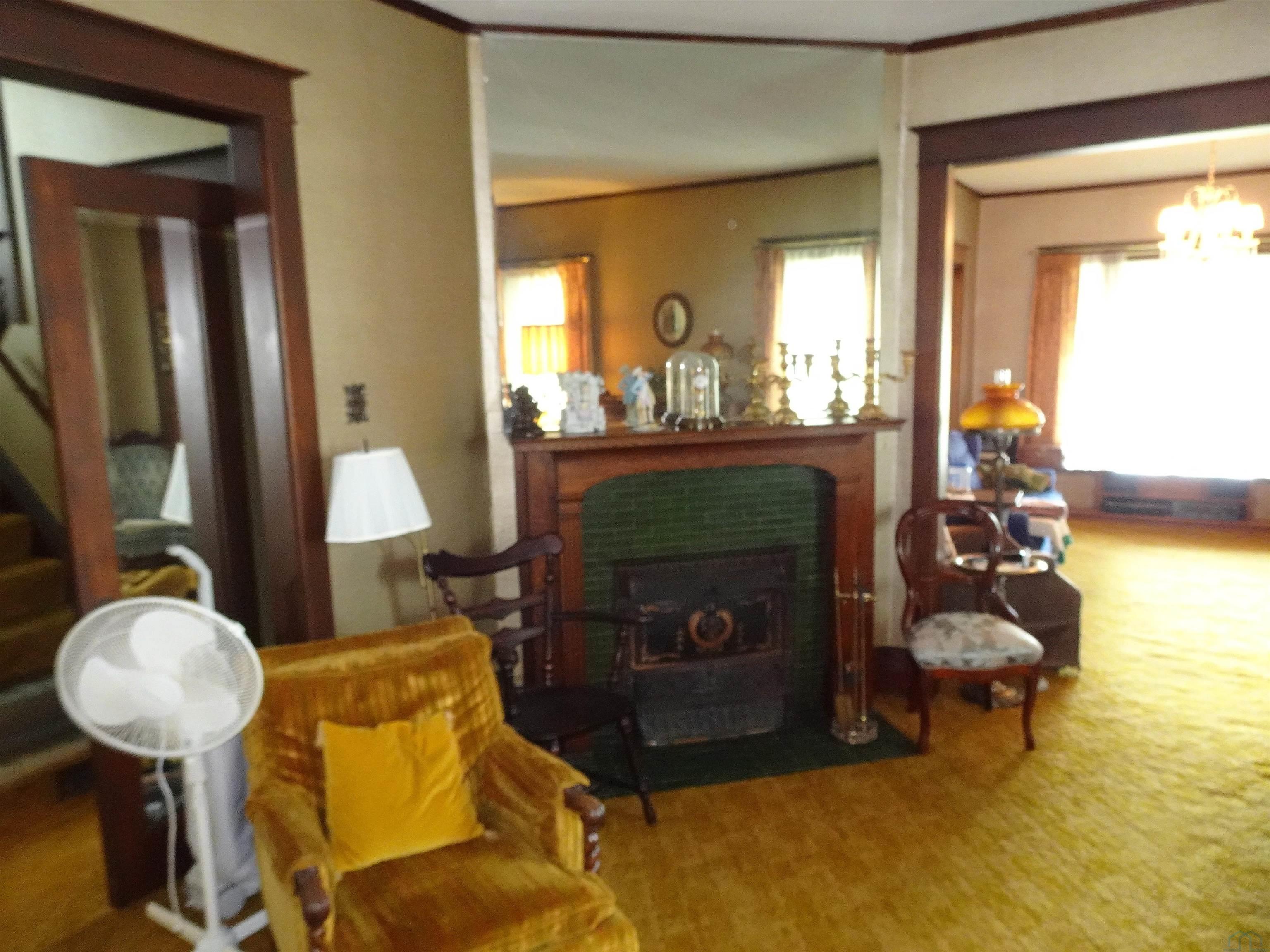 702 9th Street Sheldon, IA 51201 - Photo 6 of 24 Gallery Image 6
