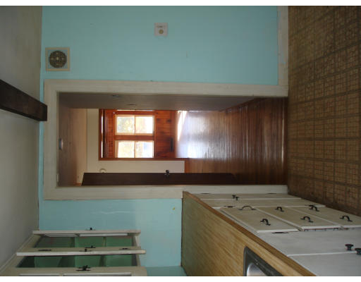 14 Harback Road Sutton, MA 01590 - Photo 6 of 8 a utility room with a sink