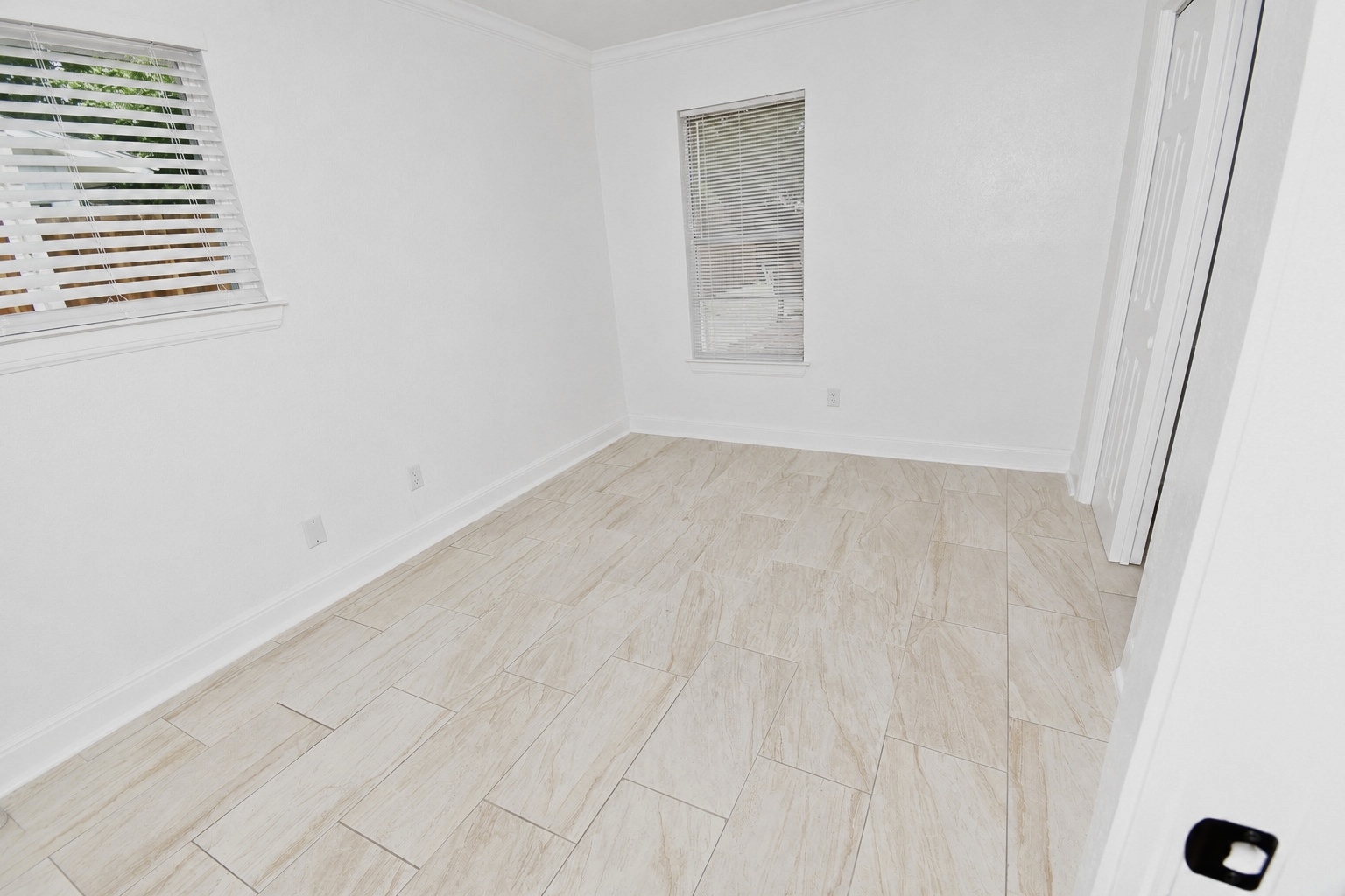 6027 Bluebell Circle Austin, TX 78741 - Photo 12 of 29