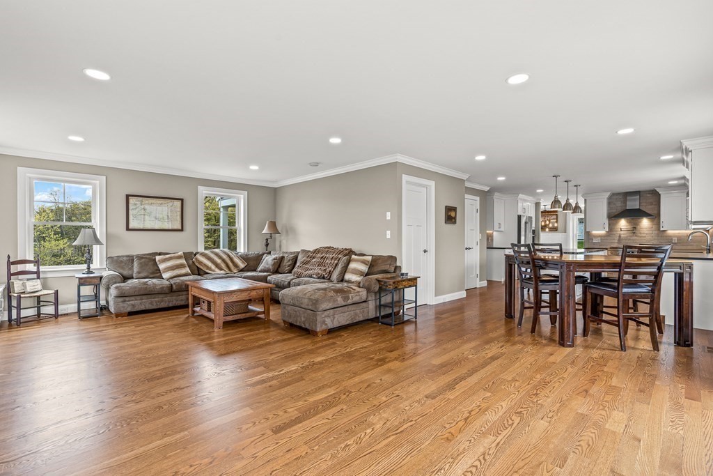 147 Middle Road Southborough, MA 01772 - Photo 18 of 42 Gallery Image 18