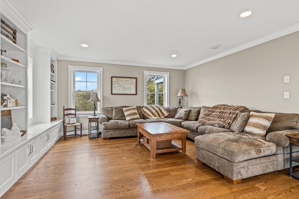 147 Middle Road Southborough, MA 01772 - Photo 19 of 42 Gallery Image 19