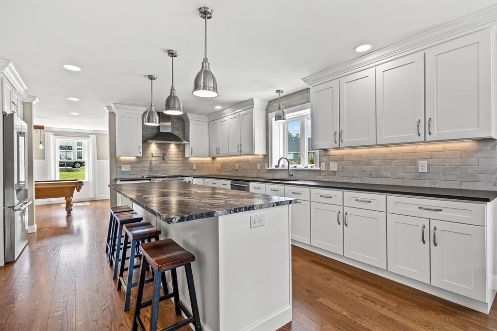 147 Middle Road Southborough, MA 01772 - Photo 4 of 42 Gallery Image 4