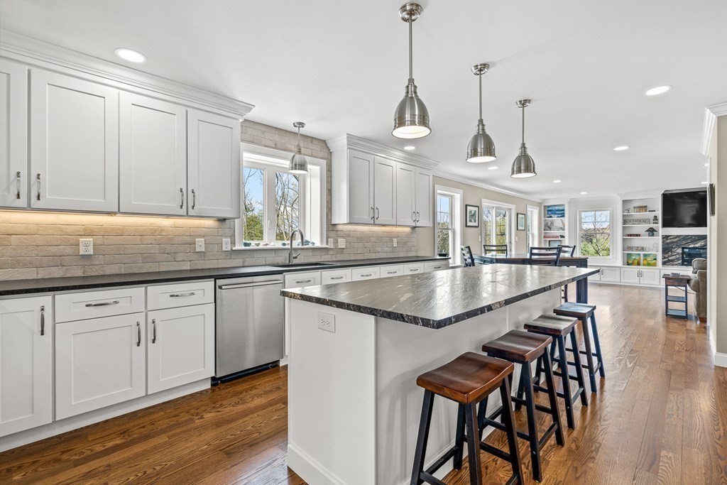 147 Middle Road Southborough, MA 01772 - Photo 6 of 42 Gallery Image 6