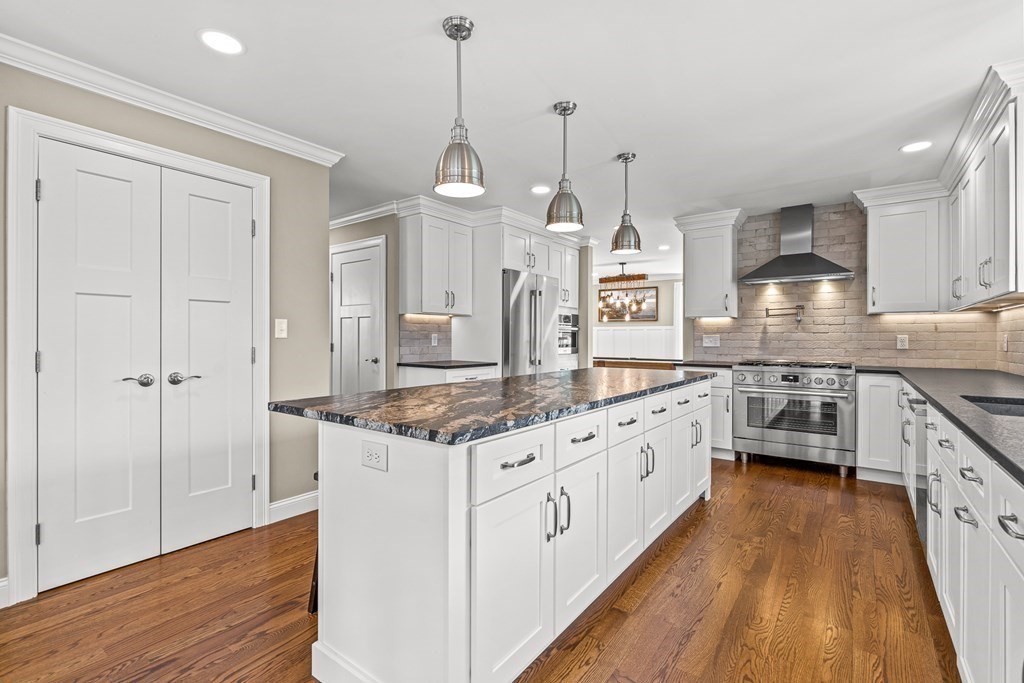 147 Middle Road Southborough, MA 01772 - Photo 8 of 42 Gallery Image 8