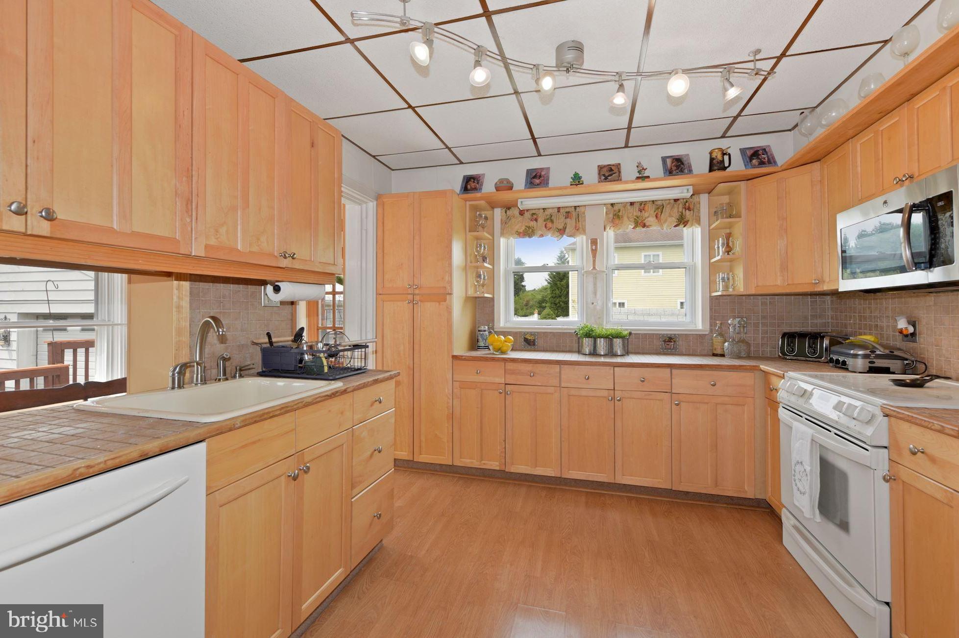 601 Mt Laurel Road Mount Laurel, NJ 08054 - Photo 4 of 29