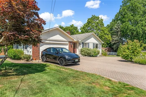 $875,000 | 94 Greening Lane, Cranston, RI 02920