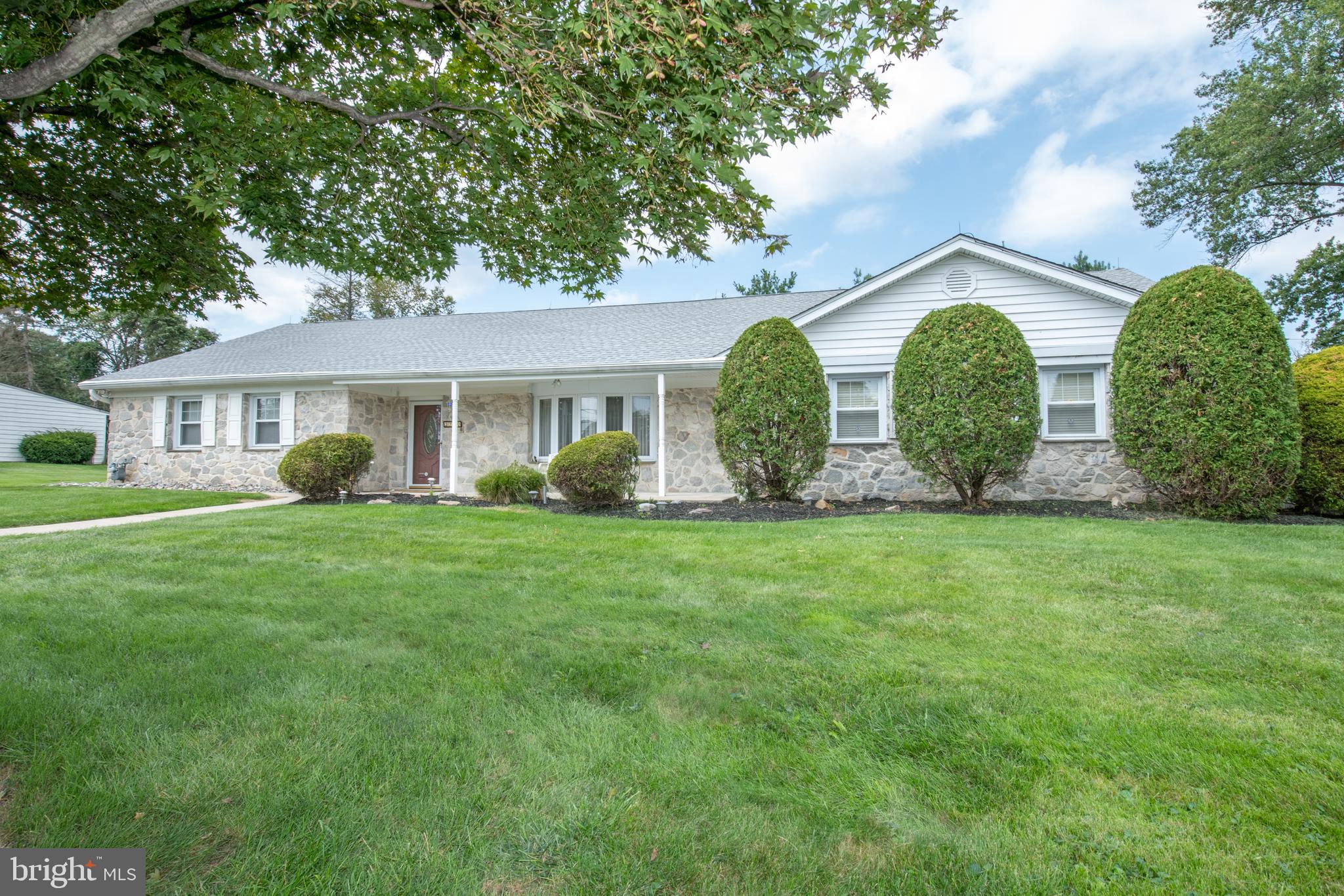 3750 Pine Road Huntingdon Valley, PA 19006 - Photo 3 of 40 Gallery Image 3