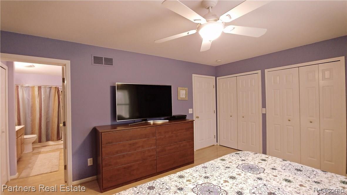 5371 Dutton Road Gregory, MI 48137 - Photo 24 of 72 11b Interior.jpg
