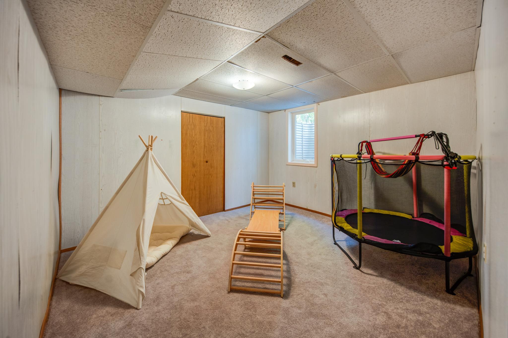 2211 Regent Lane Southwest Rochester, MN 55902 - Photo 23 of 41